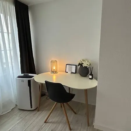 Paradeplatz Apartment By Airhome Апартаменты