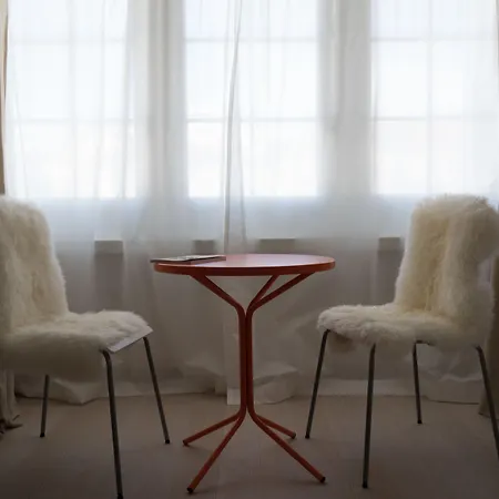 Paradeplatz Apartment By Airhome Zurich