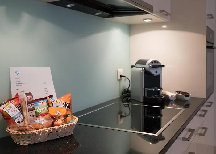 Paradeplatz By Airhome *